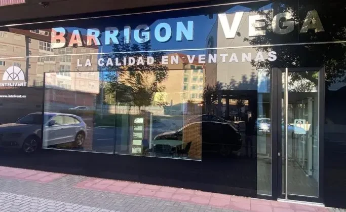Tienda ventana PVC Benavente